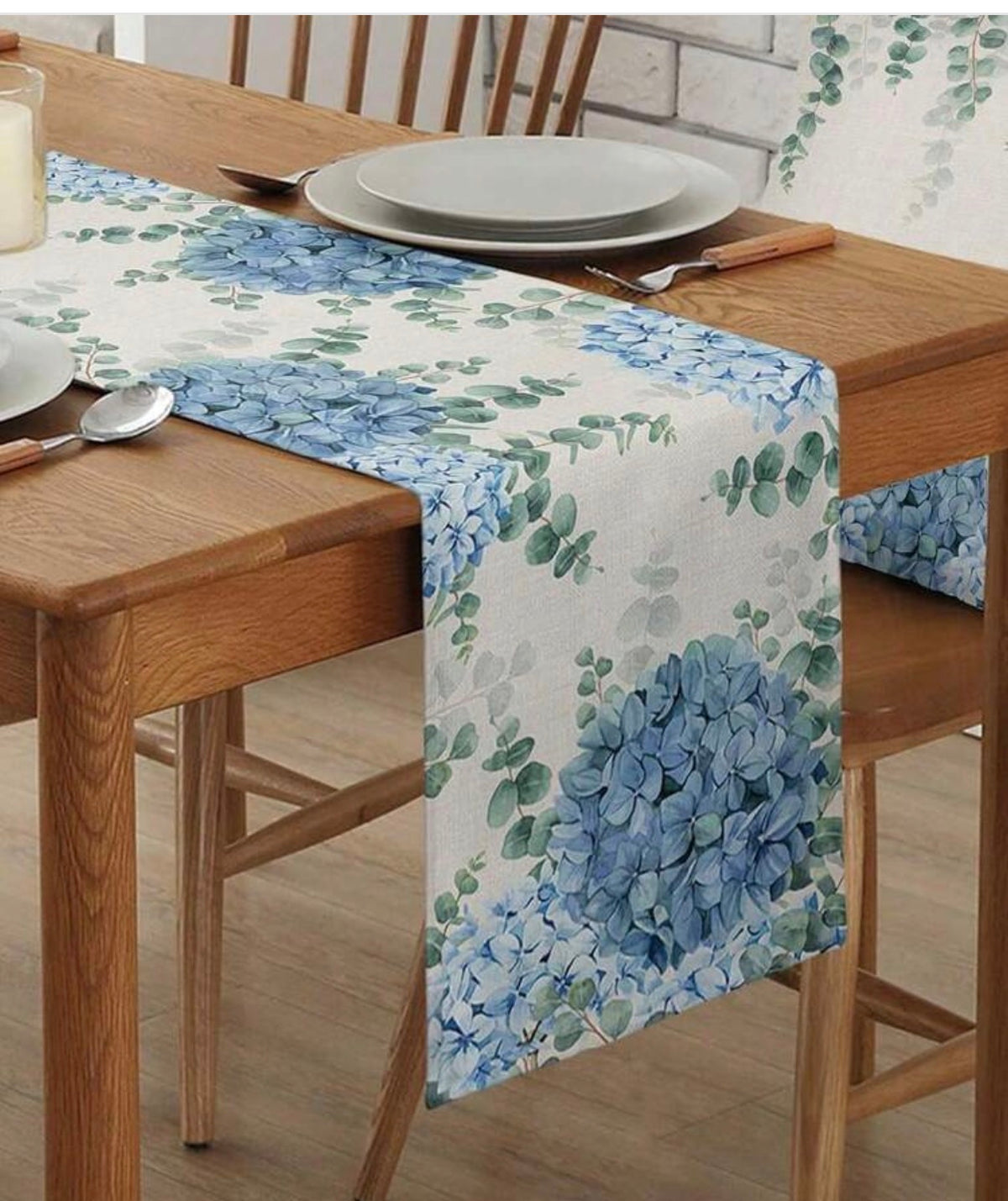 Cape Bloom Hydrangea Large Table Runner