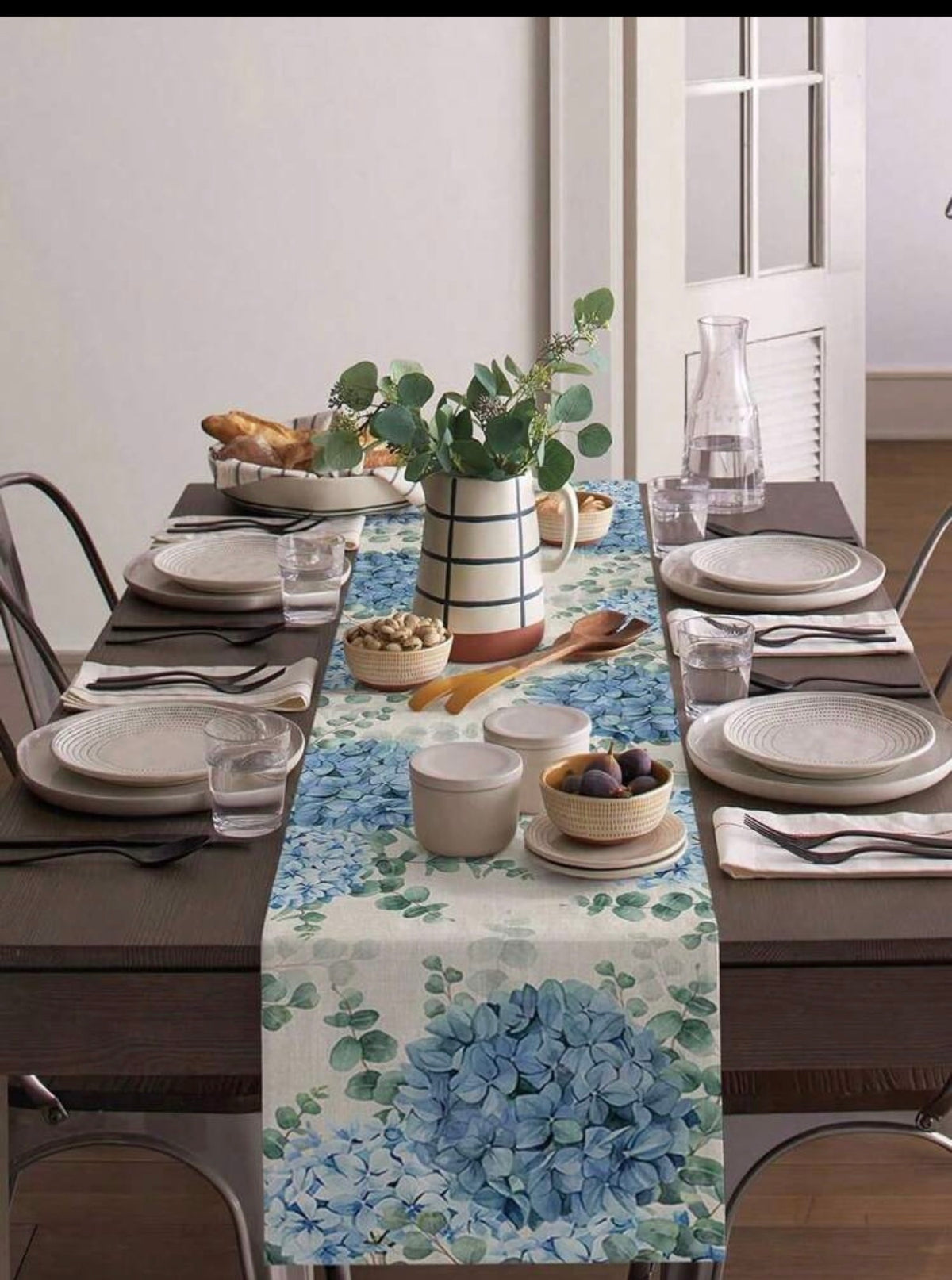 Cape Bloom Hydrangea Large Table Runner