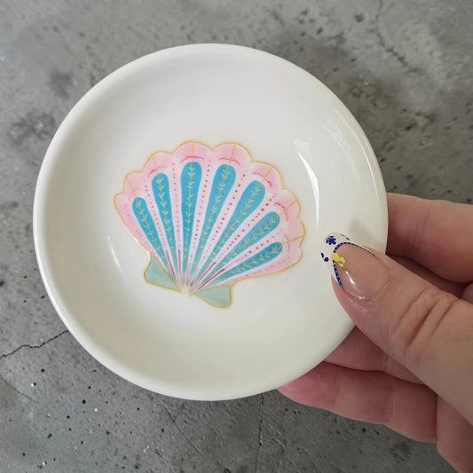 Coastal Ceramic Clam Shell Jewelry Dish